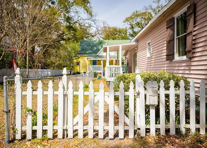 Candy Store House By Oak Island Accommodations