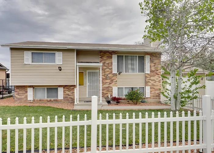 Deck + Yard: Pet-Friendly Apartment In Magna!