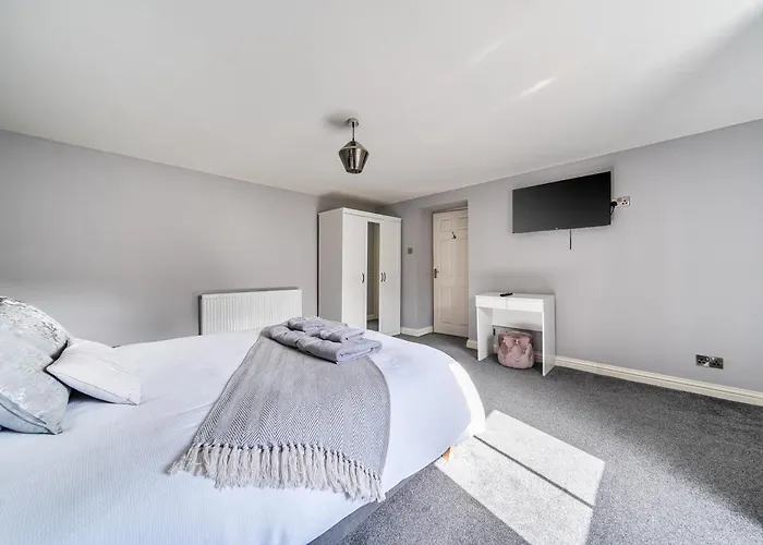 Cosy Apartment Above Village Pub