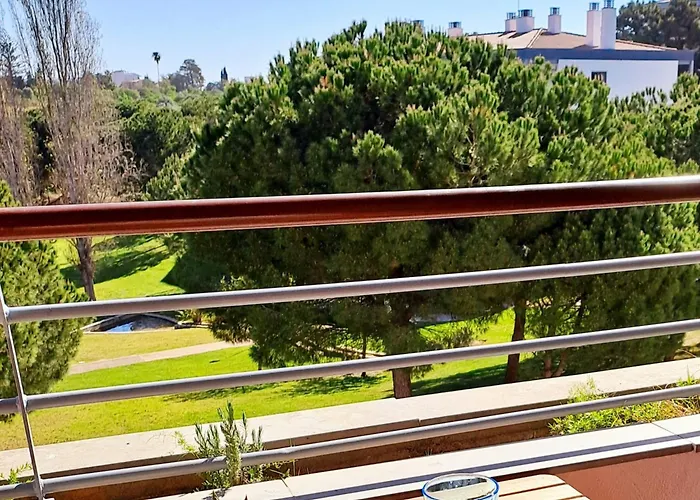 Relax And Unwind : Pool, Garden, Beach & City