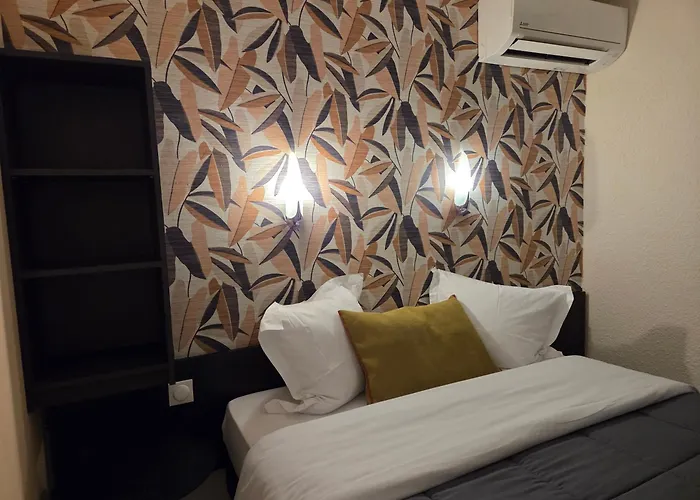 Hotel L'Etoile Aeroport - A61