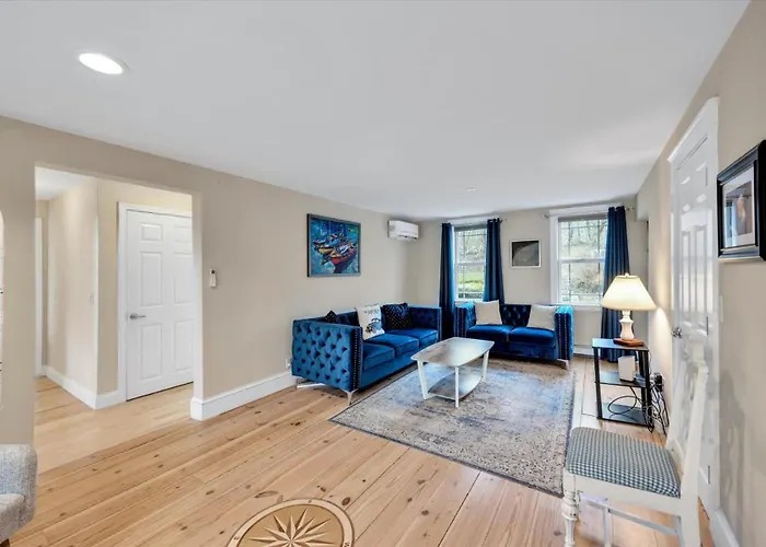 3 Bedroom Cape House By Leavetown Vacations