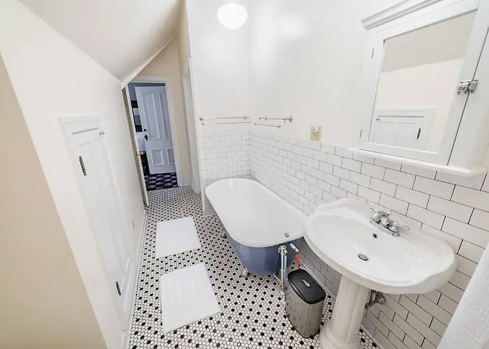 The Long Run - 2 Ca King Sized Beds+ - Sleeps 8-10