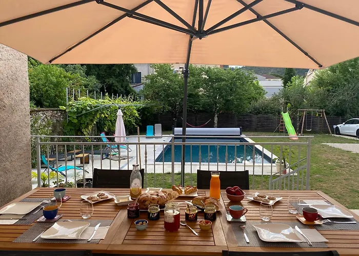 La Bellours Maison d Hôtes avec Piscine