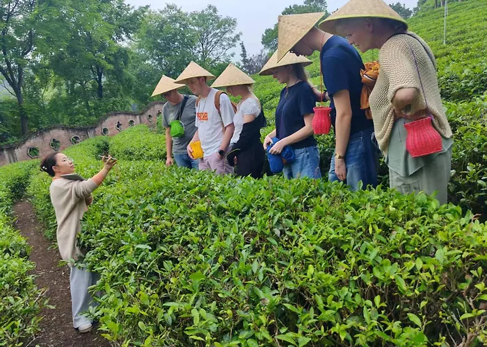 Guilin Village Creek Inn & Free Pick Up Service Over Three Nights