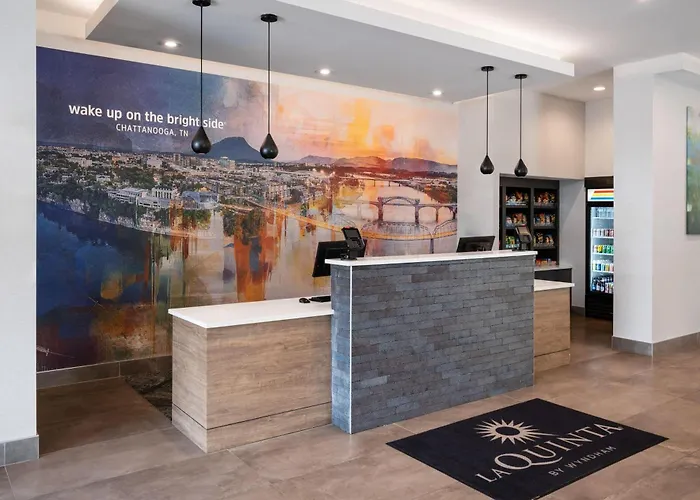 La Quinta Inn & Suites By Wyndham Chattanooga Downtown/South