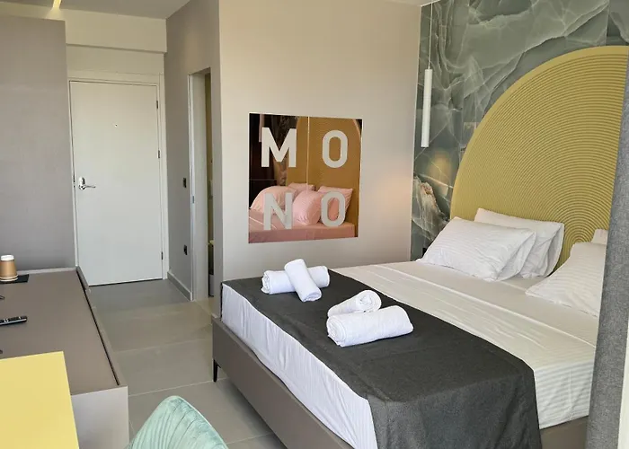 Mono Alex Kallithea