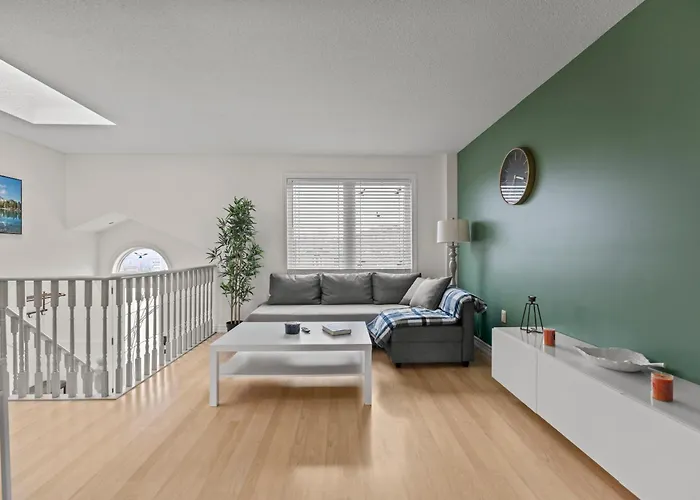 3 Bedroom Suite Upper Level Of House 8 Guests