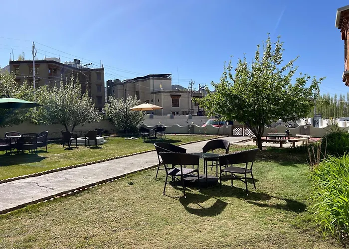 Mandalchan Hotel