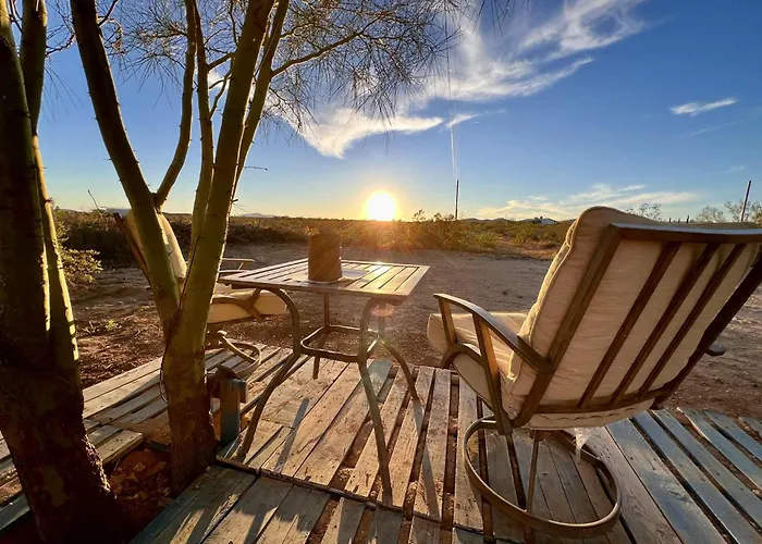 Hole In The Wall Getaway - Usa Mexico Border Campsite