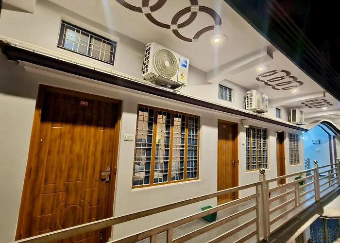 Geetanjali Palace Hotel & Restaurant