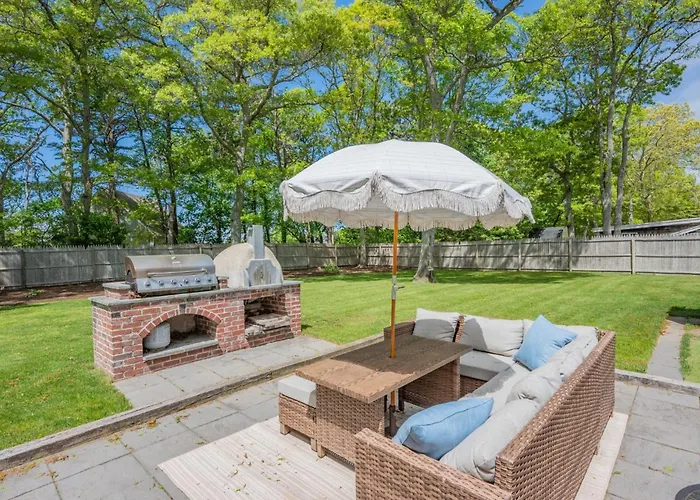 The Sandlot Shanty: Family Pet-Friendly