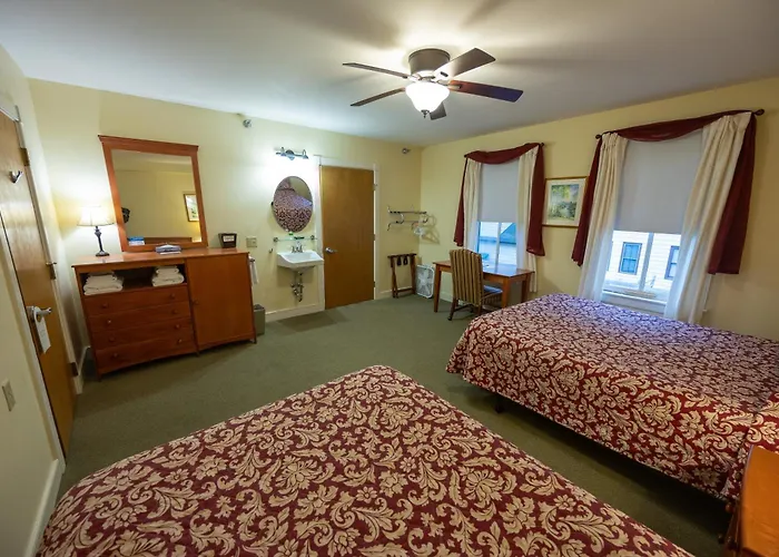 Silver Bay Ymca Inn And Conference Center