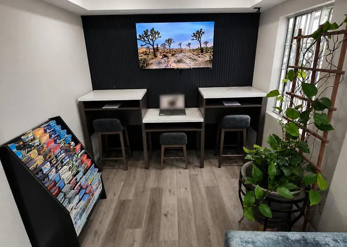 The Atlas Inn & Suites Lax