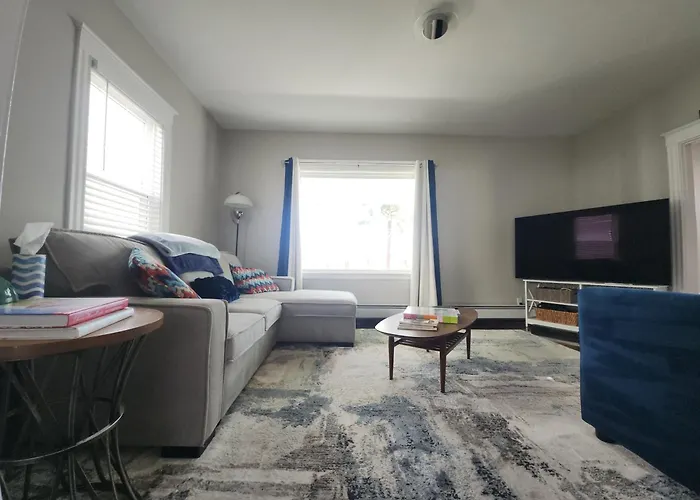 The Fairview - North Of Boston Furnished Home