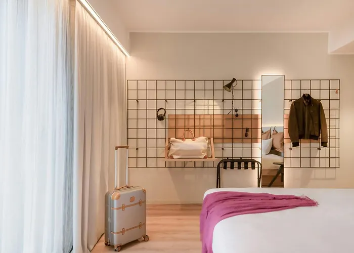 Moxy Verona