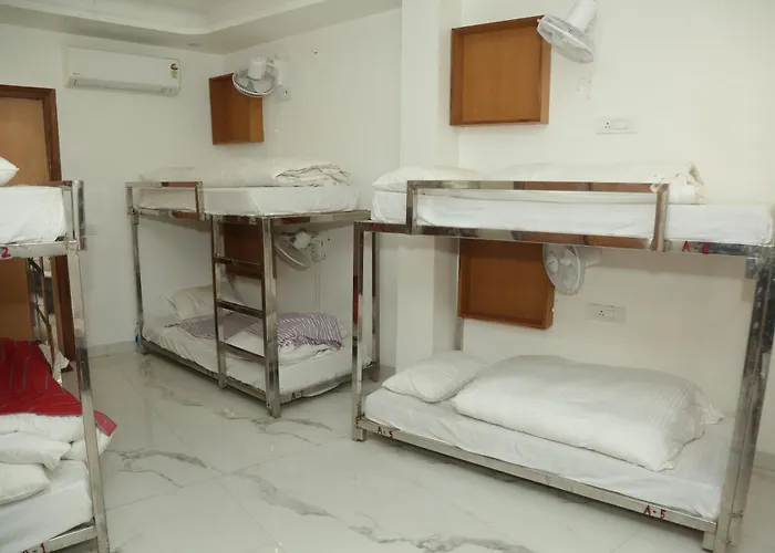 Hotel New King International- Free Airport Pick Up