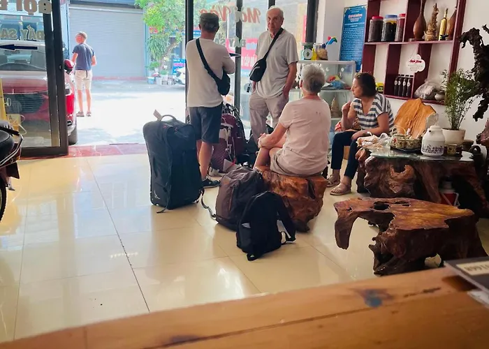 Moon Hotel ,Taxi ,Trek & Spa
