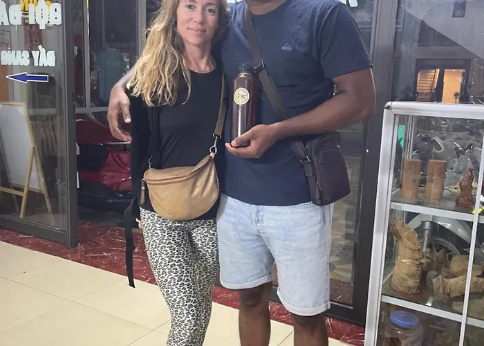 Moon Hotel ,Taxi ,Trek & Spa