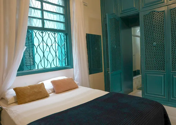 Hostel Castell Di Madre