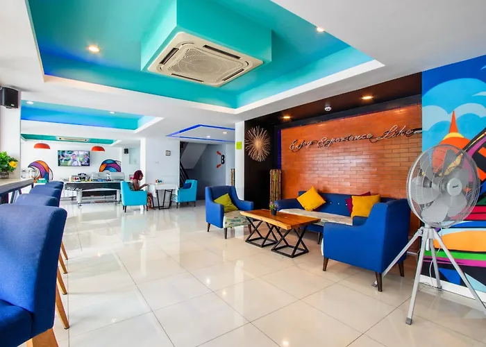 Jomtien Beach Sleep Inn - Steps From Beach & Market