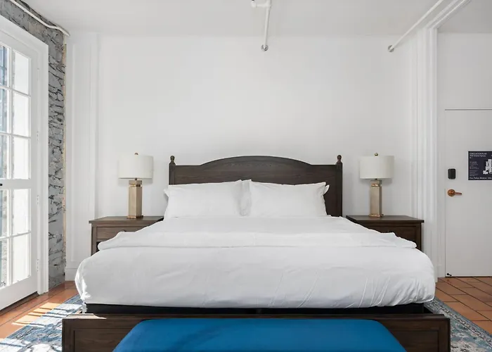 Sonoma Stonehouse Hotel