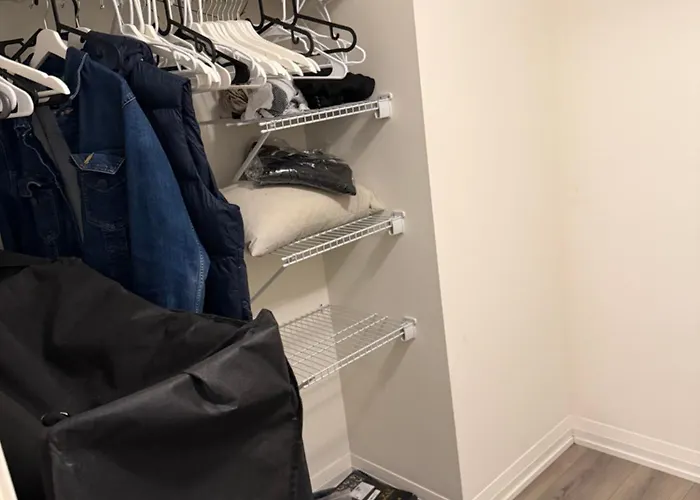 1 Room In A 2Bedroom In A Modern City Condo