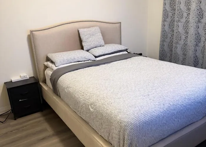 1 Room In A 2Bedroom In A Modern City Condo