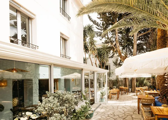 Hotel Le Petit Castel