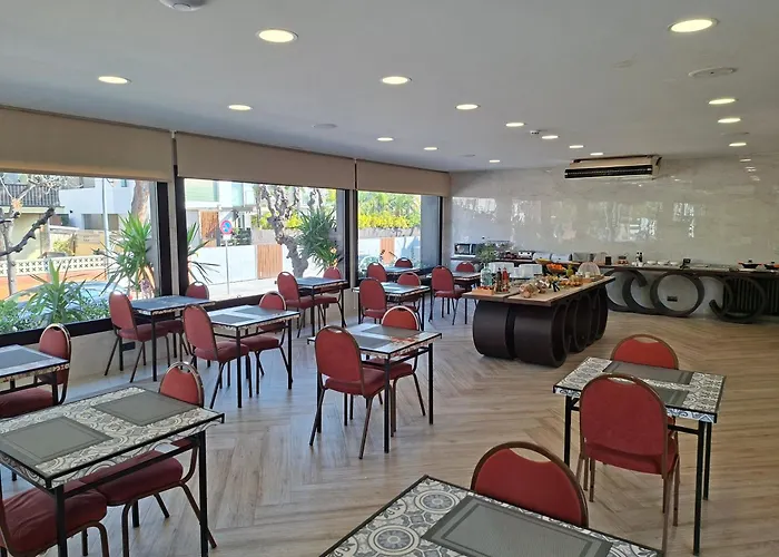Hotel 153
