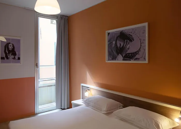 Sure Hotel By Best Western Nologo
