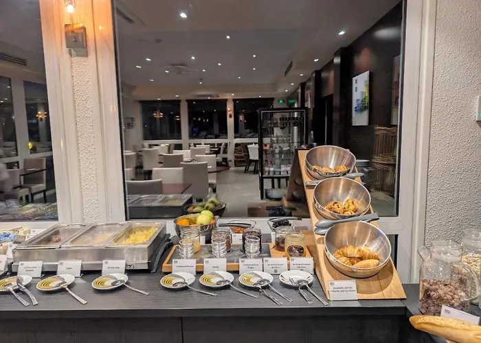 Logis Hotel De La Loire Ancenis - Restaurant Les Bateliers