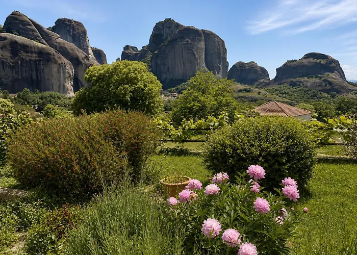 Hotel Doupiani House