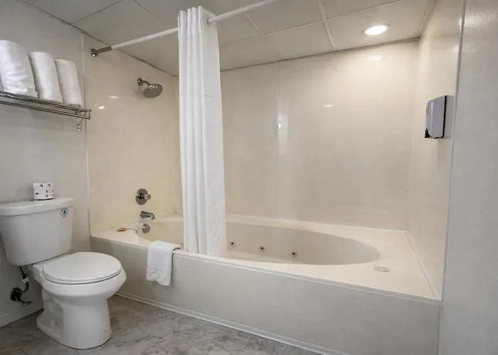 Carriage House Inn