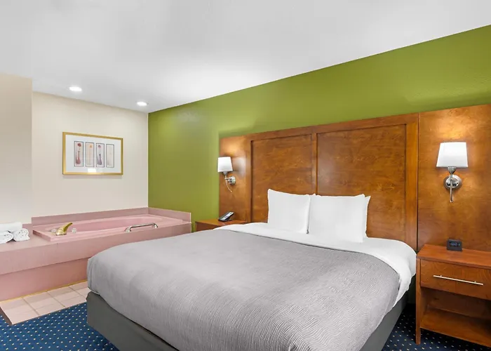 Quality Inn & Suites Goshen