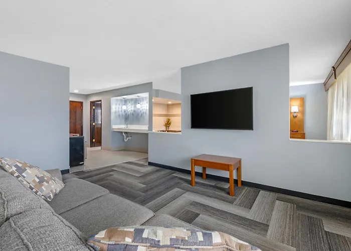 Quality Inn & Suites Goshen