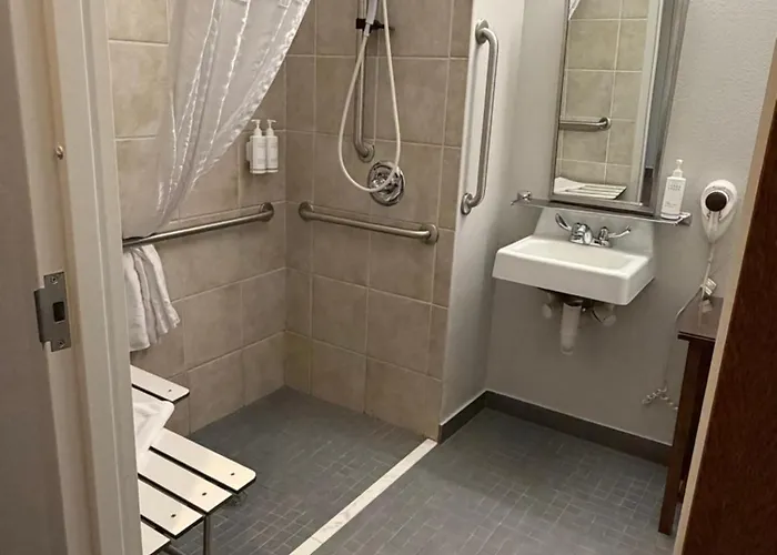 Microtel Inn & Suites