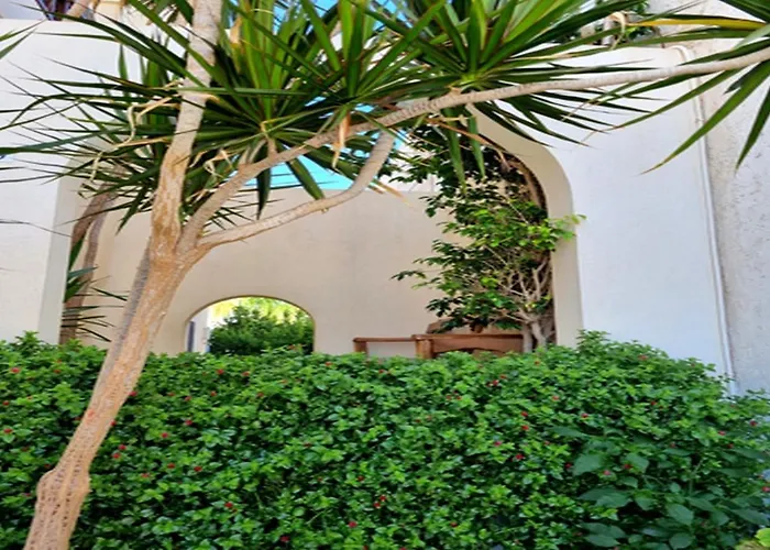 Smaragdine Beach Hotel