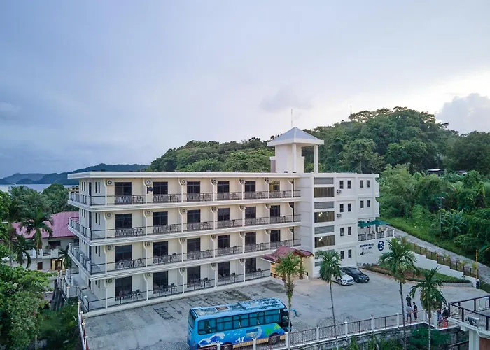 Belau Almond Hotel 贝尔曼酒店