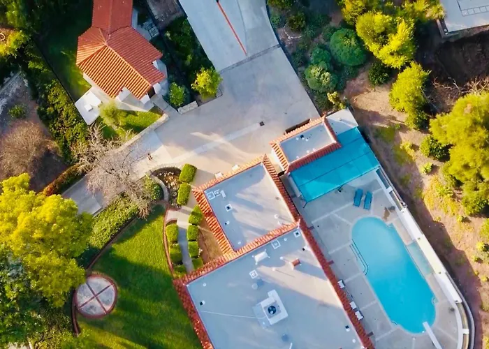 Lavender House - Serene Ojai Retreat, Pool, Orchard