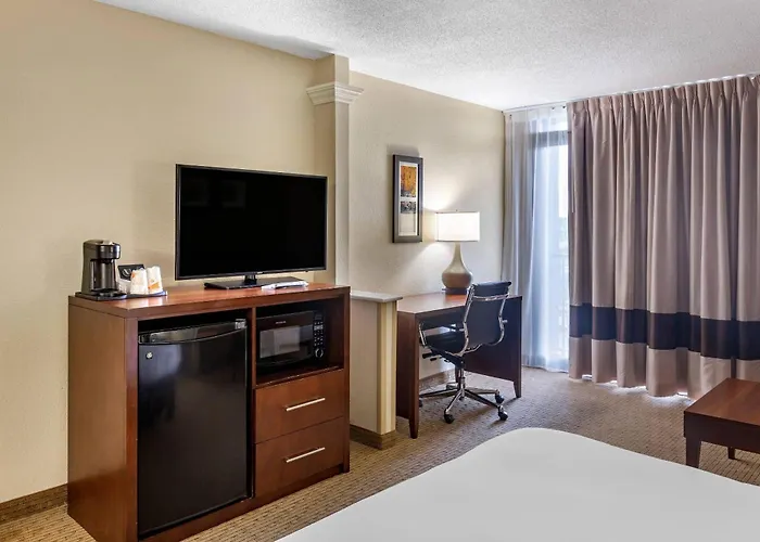 Comfort Inn & Suites Near Danville Mall
