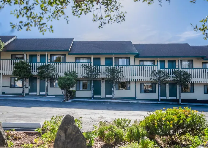 Scottish Fairway Inn