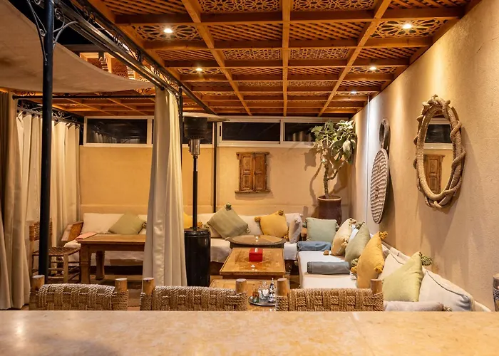 Riad Miss Caracal Jacuzzi & Rooftop