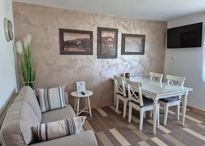 Apartments & Rooms Aleksandra