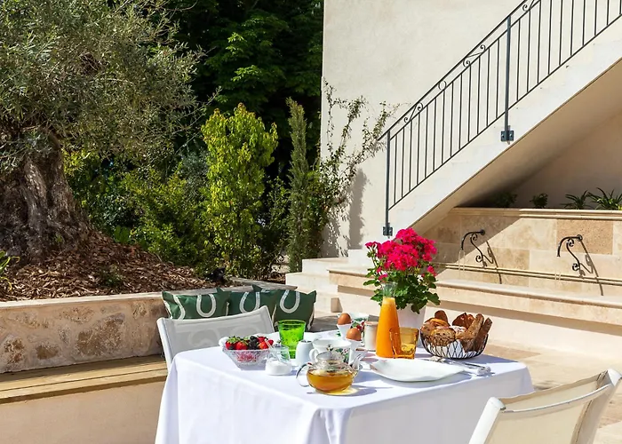 CHAMBRE ROMANTIQUE, JACUZZI et LIT D'EXCEPTION