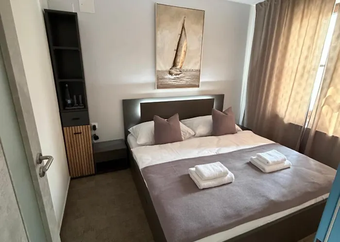 Hotel Laguna & Restaurant