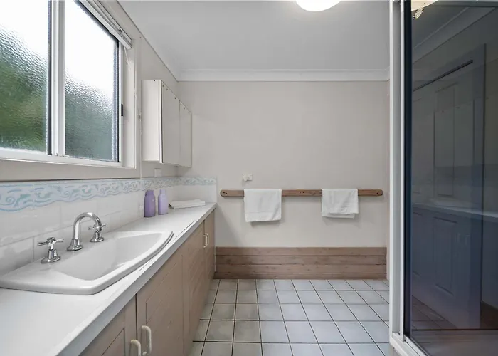 Bowen View - Pet-Friendly Home Near Hyams Beach