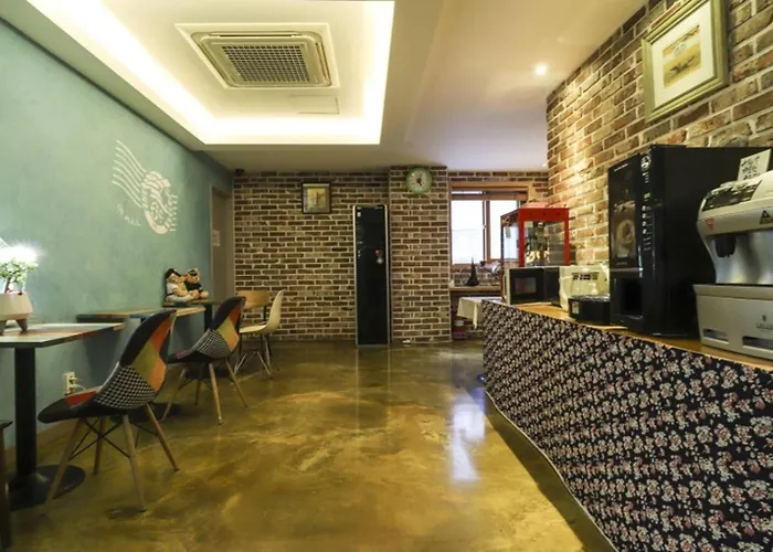 Hotel H2