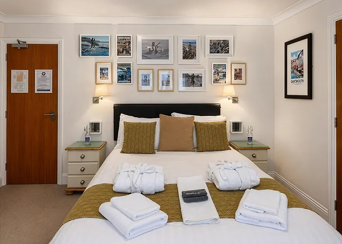 Riviera Lodge Hotel
