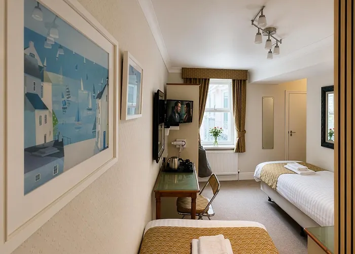 Riviera Lodge Hotel